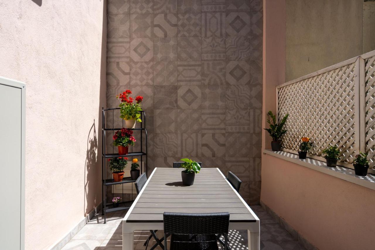 Appartamento Elegante Con Terrazzino Nel Centro Di *
